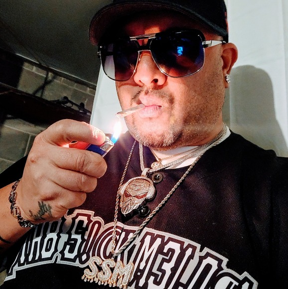 Meet your Posher, Mustak - Picture 1 of 1